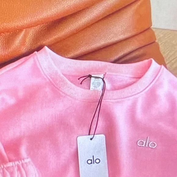 ALO Yoga Kids Bright Pink Pajama Set - Picture 3 of 6